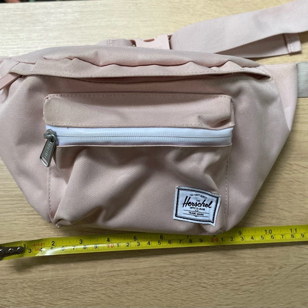 HERSCHEL hip pack. Pink w/ polka dots design! Brand new! Lost tag.